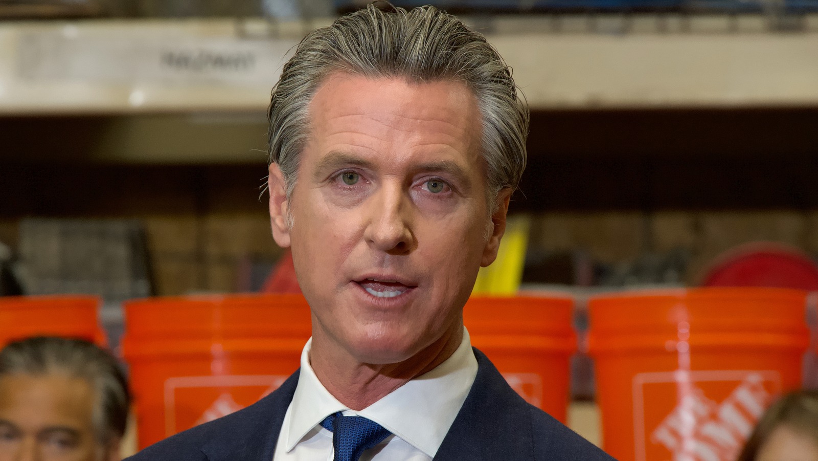 Body Language Expert Tells Us Sign Gavin Newsom Won't Yield To Donald Trump's Power Grab