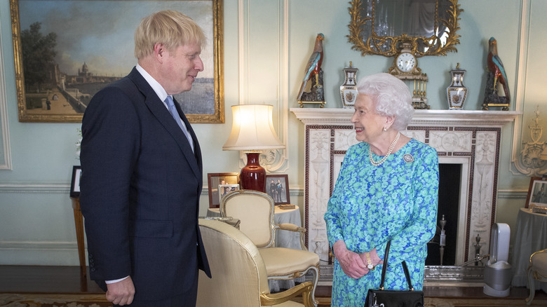 Boris Johnson meets with Queen Elizabeth 