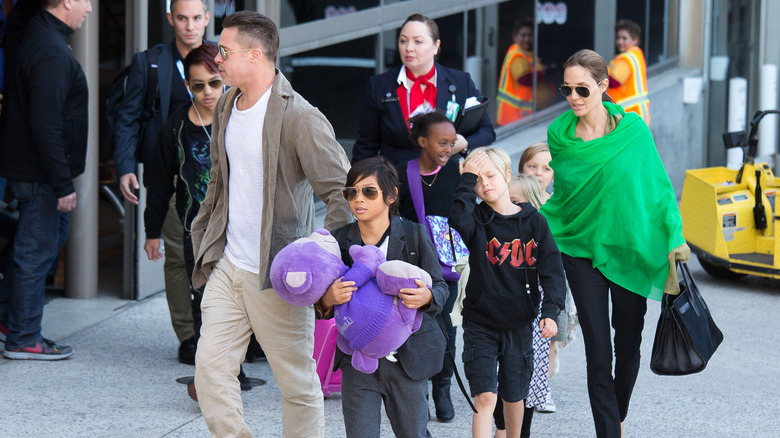 Jolie and Pitt with kids