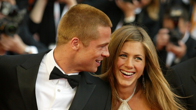 Brad Pitt and Jennifer Aniston smiling 