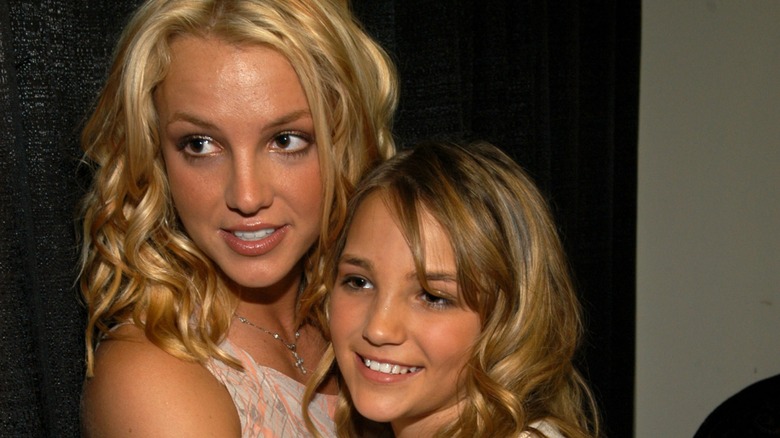 An old photo of Jamie Lynn and Britney Spears