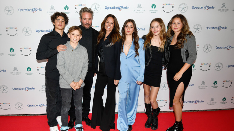 Brooke Burke, Scott Rigsby and their children posing