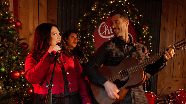 Brooke Elliott and Brandon Quinn in A Country Christmas Harmony