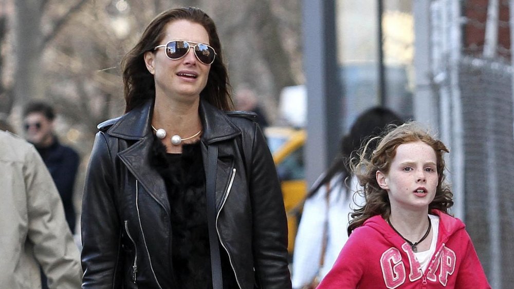 Brooke Shields and Grier Henchy walking outside