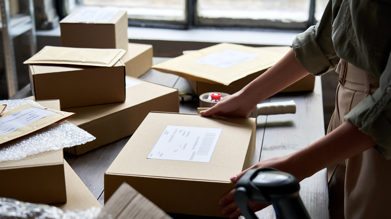 Warehouse packing a distribution order