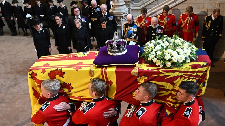 Queen Elizabeth's coffin