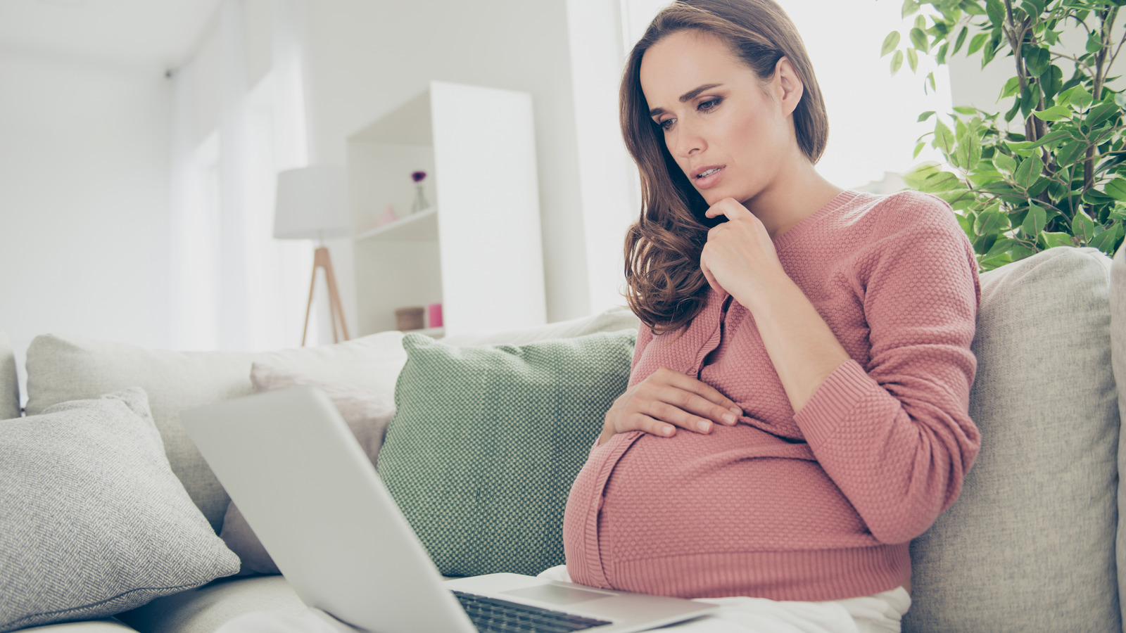 Can You Sit Too Long While Pregnant 