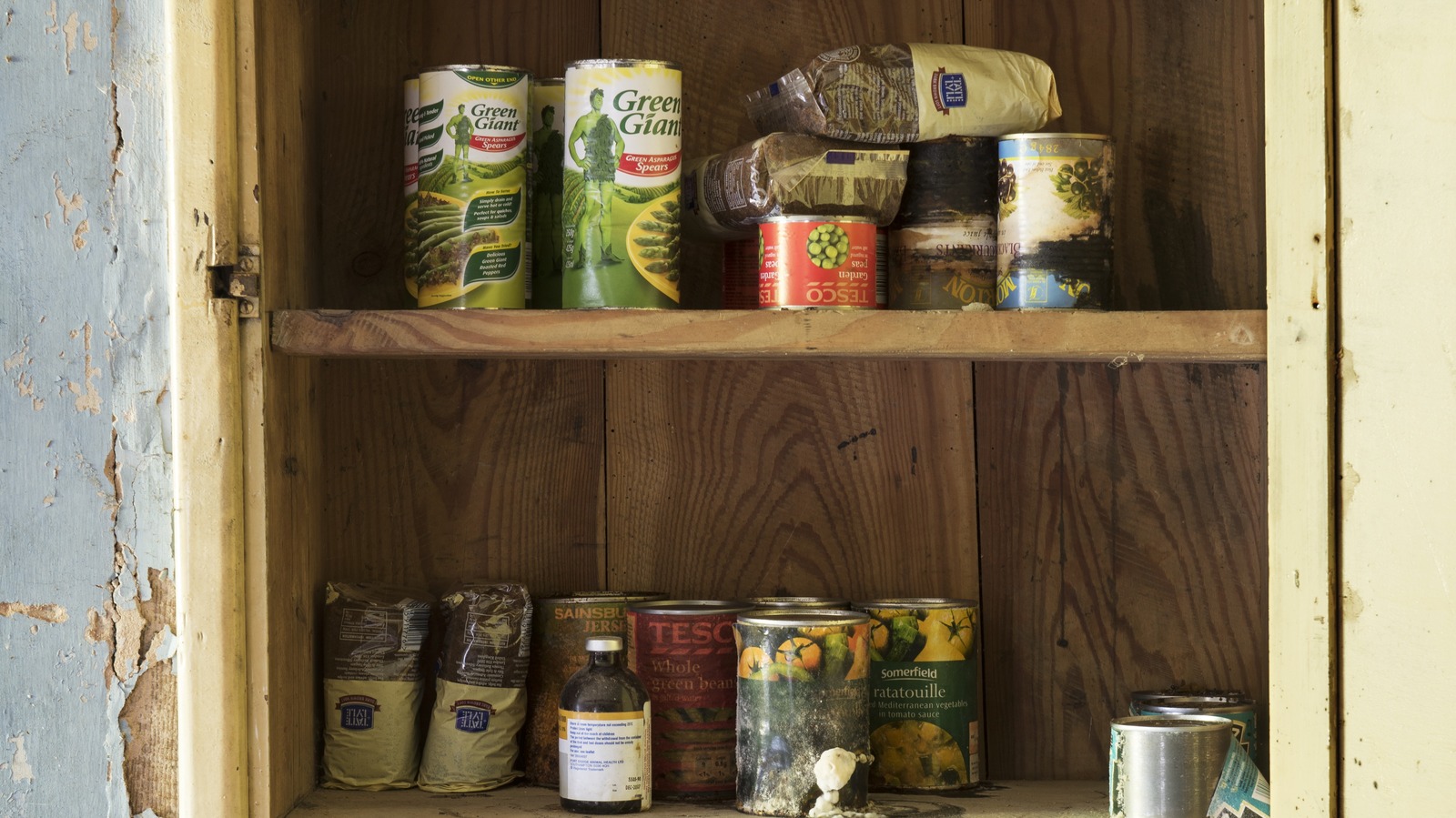 https://www.thelist.com/img/gallery/canned-foods-you-should-have-in-your-pantry-at-all-times/l-intro-1633544111.jpg