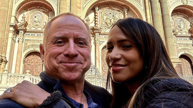 Captain Glenn Shephard and girlfriend smiling in selfie