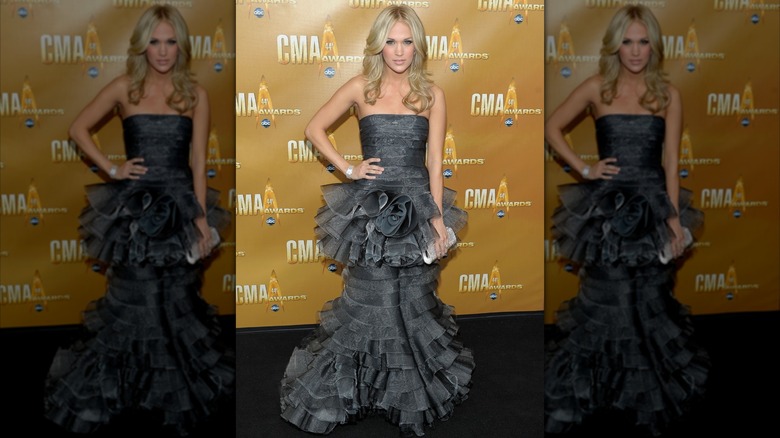 Carrie Underwood posing on the red carpet