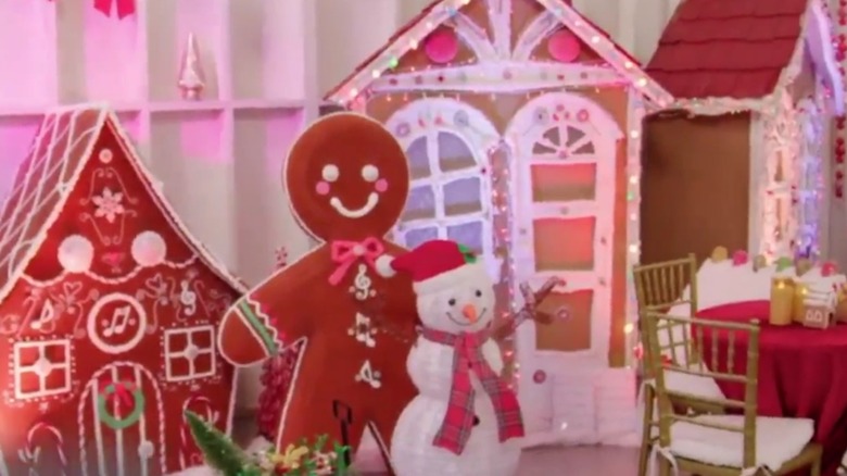 Life-size Christmas decorations