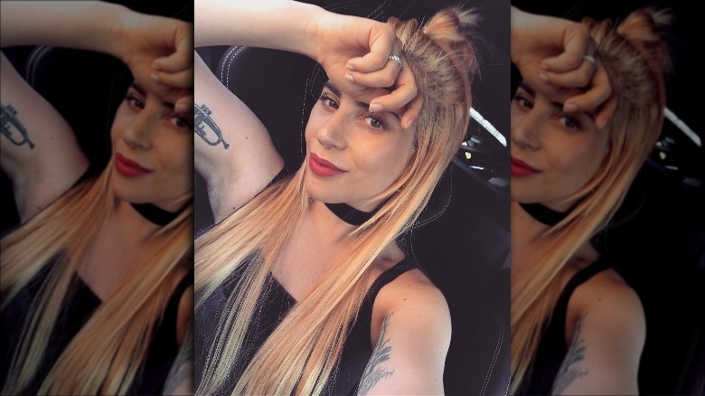 Lady Gaga sporting underarm body hair