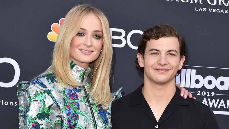 Sophie Turner and Tye Sheridan smiling