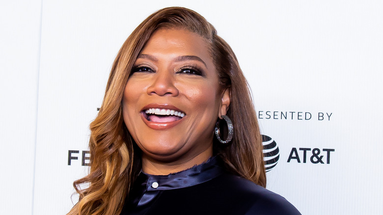 Queen Latifah smiling