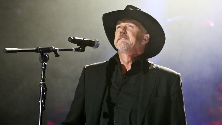 Trace Adkins singing