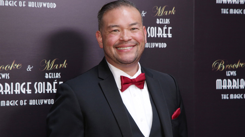 Jon Gosselin in black tux and red bowtie