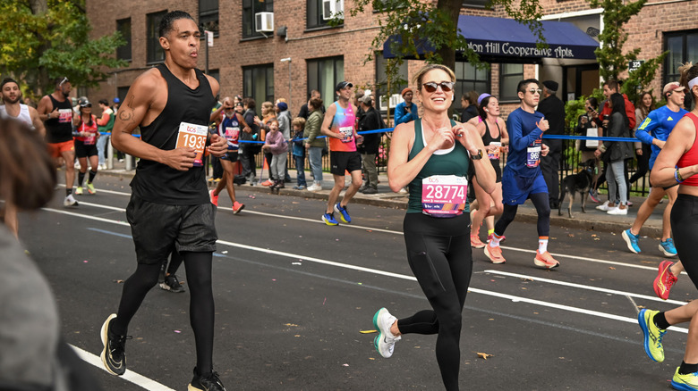 Amy Robach and T.J. Holmes at the 2023 NYC marathon