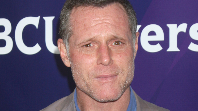  Jason Beghe posing