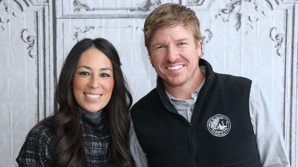 Joanna and Chip Gaines posing