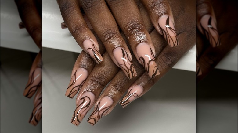 Chocolate drizzle nails manicure