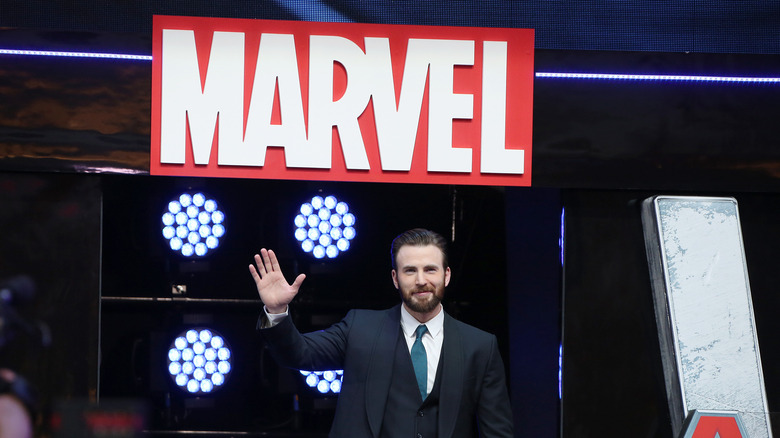 Chris Evans at event