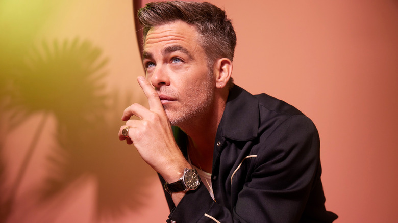 Chris Pine posing for photographs 