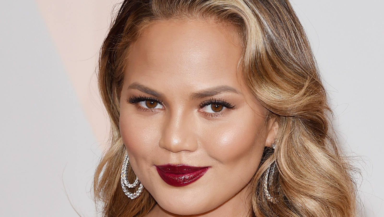 Chrissy Teigen Shares Her Simple Beauty Hack To Get Rid Of Puffy Eyes