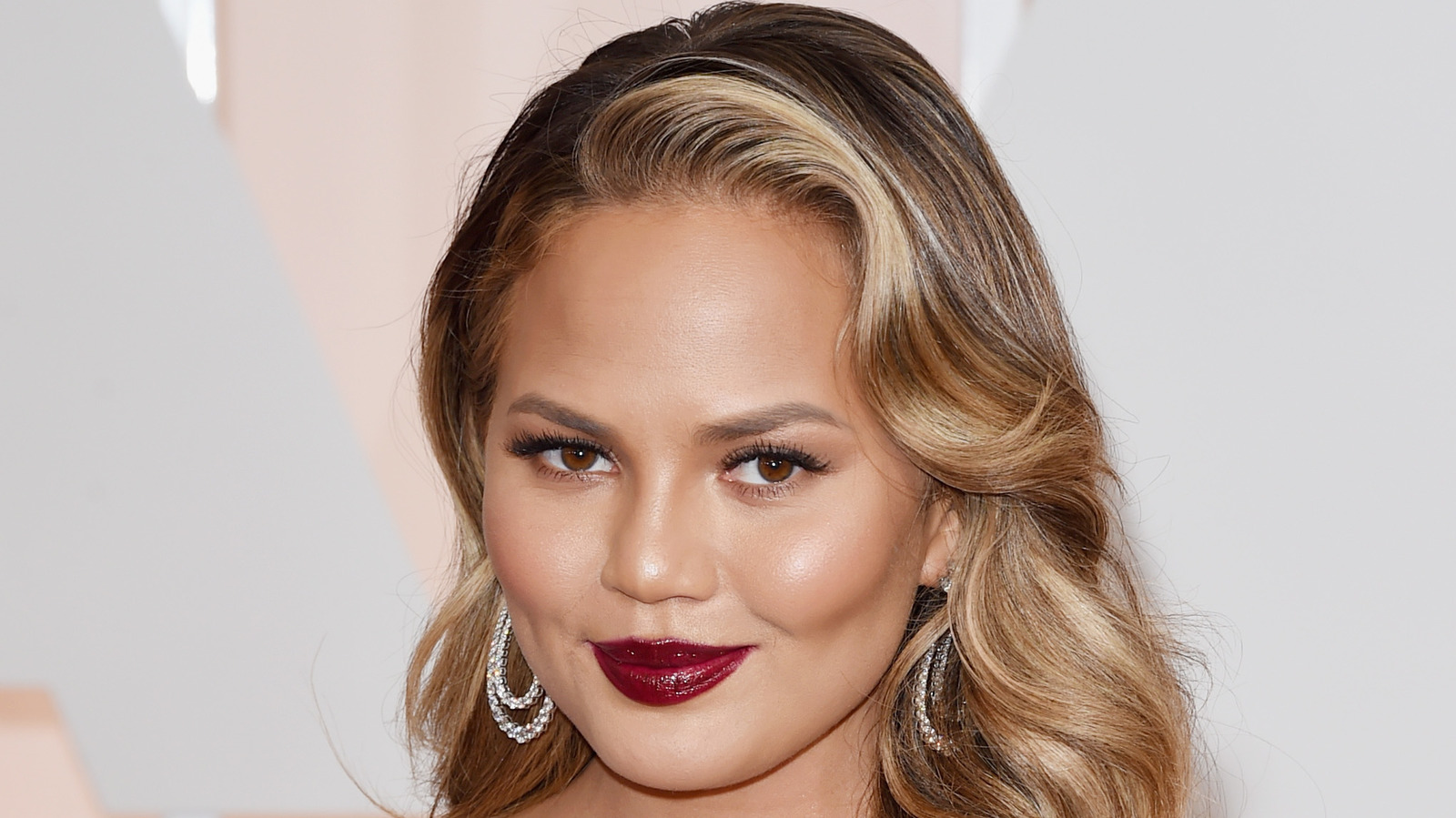 Chrissy Teigen Shows Surgery Scars In Revealing Selfie 8777