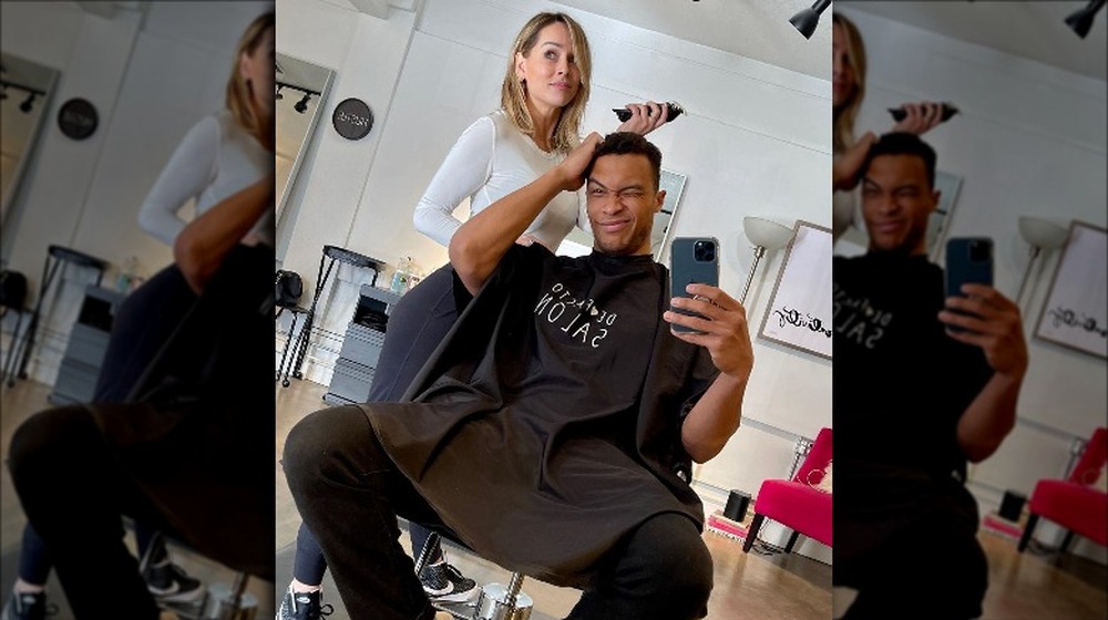 Clare Crawley cuts Dale Moss' hair