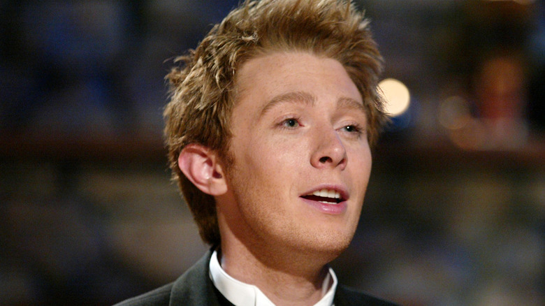 Clay Aiken singing at an event