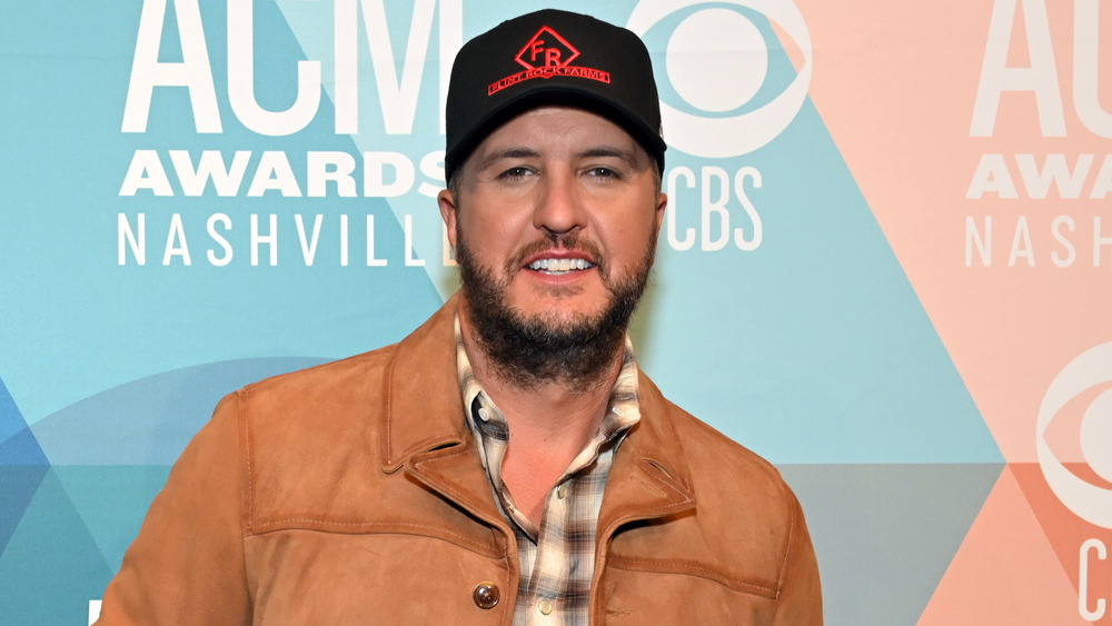 Country star Luke Bryan at an awards event