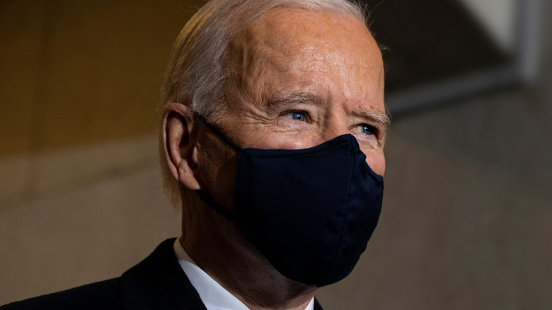 President Joe Biden wearing a face mask