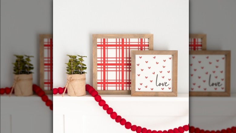 frames love red plaid