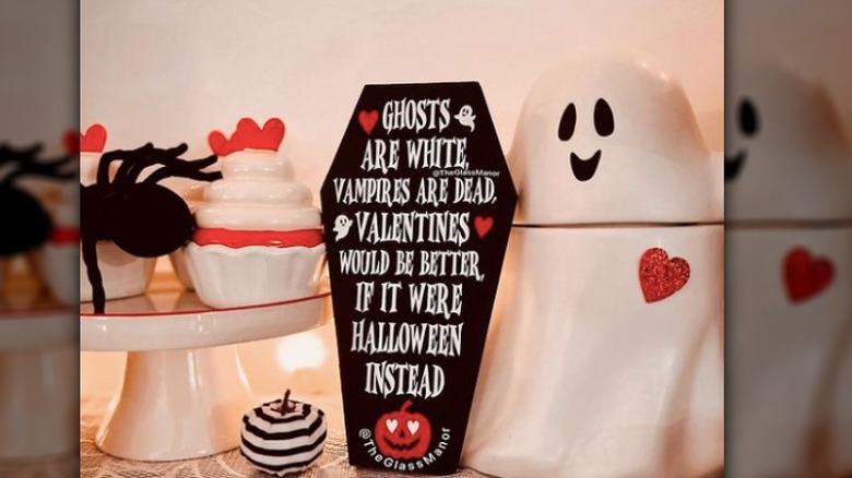 Ghost Valentine decorations