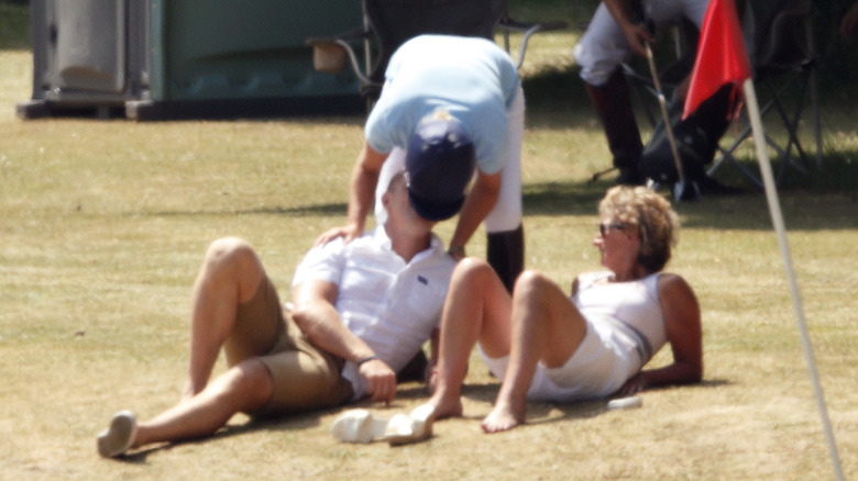 Zara Tindall kissing Mike Tindall