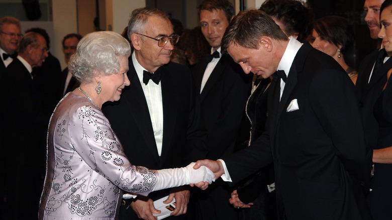 Queen Elizabeth and Daniel Craig at the 2006 Casino Royale premiere