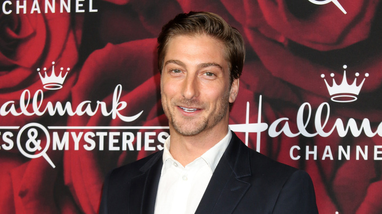 Daniel Lissing talking