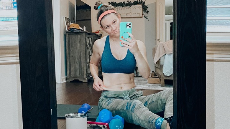 Danielle Busby showing off postpartum body 