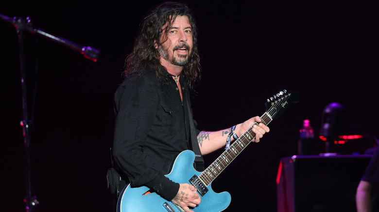 Dave Grohl playing guitar 