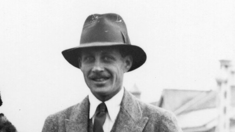 photo of David Bowes-Lyon wearing a hat