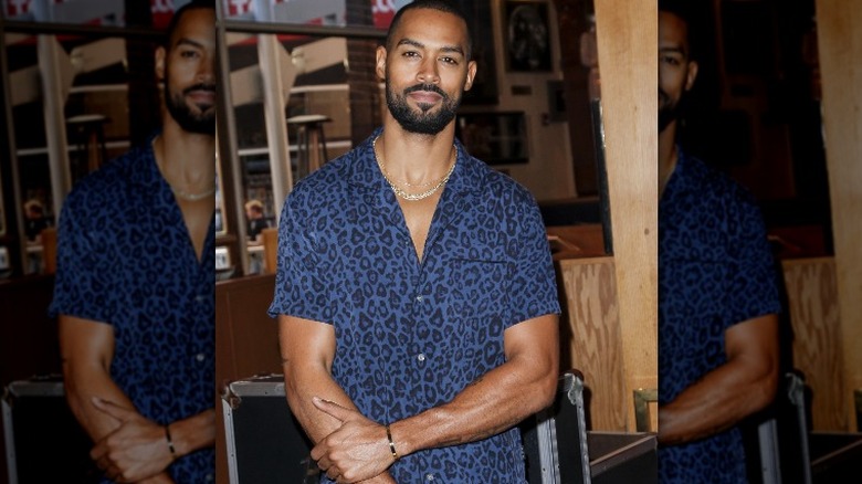 Lamon Archey posing