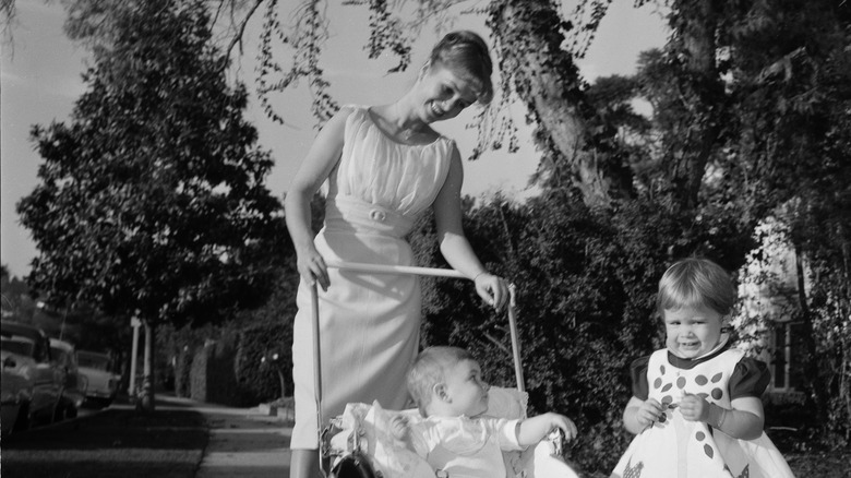 Debbie Reynolds with Todd, Carrie Fisher, 1957