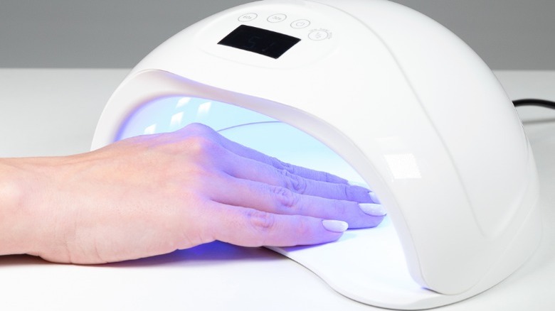 UV nail polish light