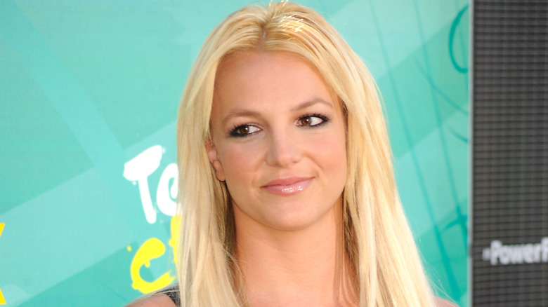 Britney Spears attends 2009 Teen Choice Awards held at Gibson Amphitheatre in Universal City, California (2009)