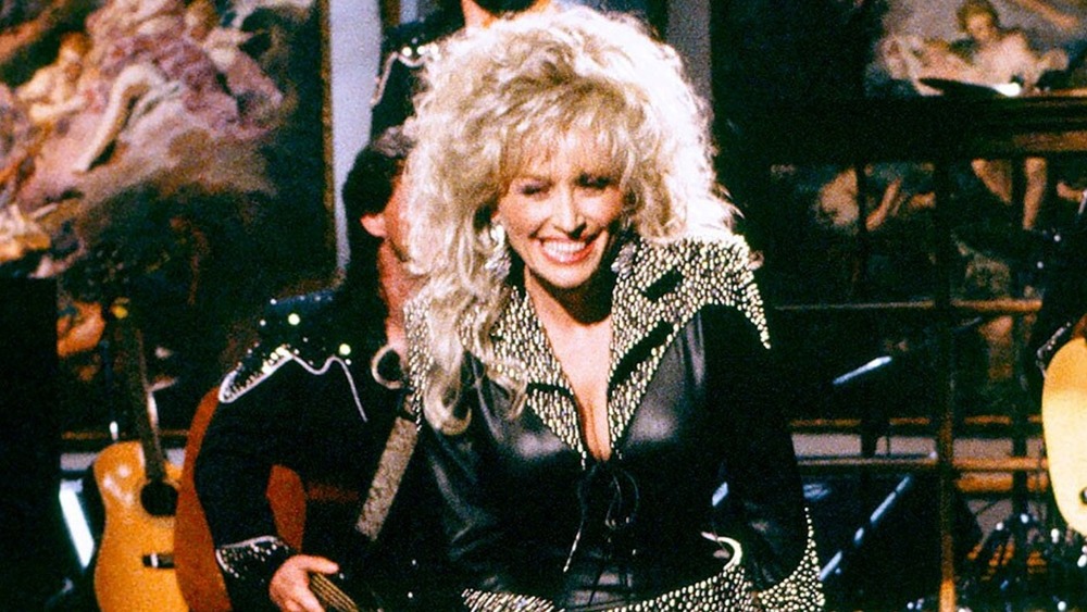 Dolly Parton hosts SNL