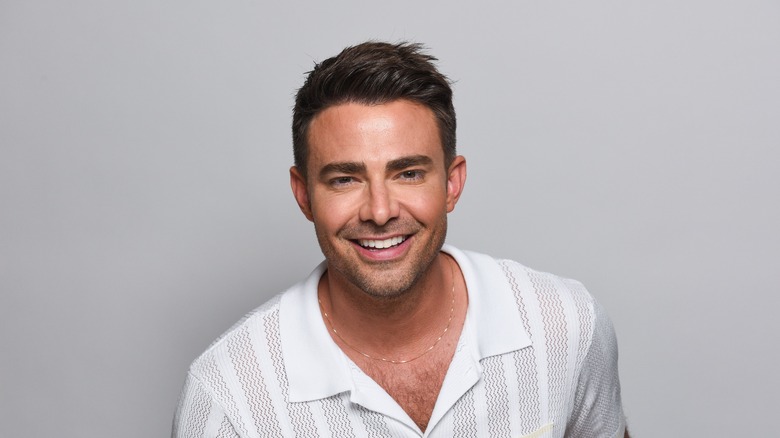 Jonathan Bennett smiling