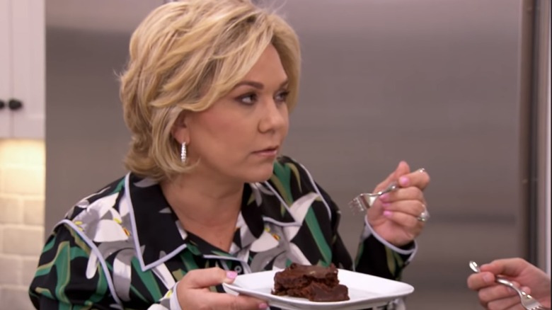 Julie Chrisley, eating cake 