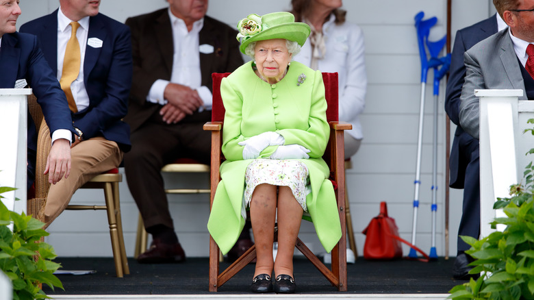 Queen Elizabeth in green
