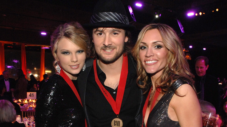 Taylor Swift, Eric Church, and Jennifer Hansen posing