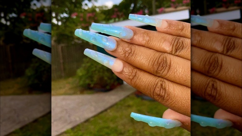 Aquamarine colored dewdrop nails